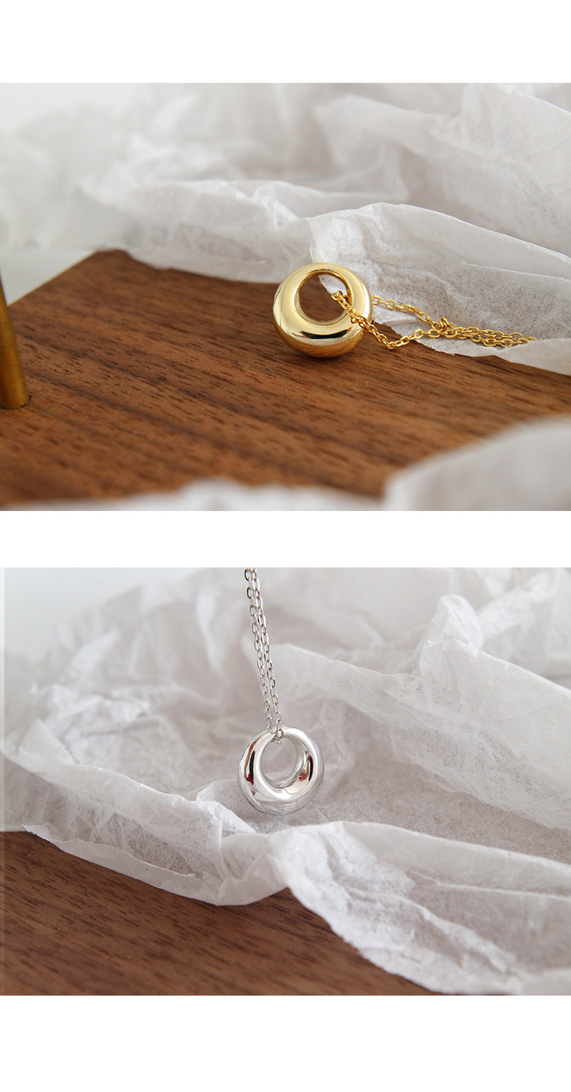 Geometric ring short clavicle necklace