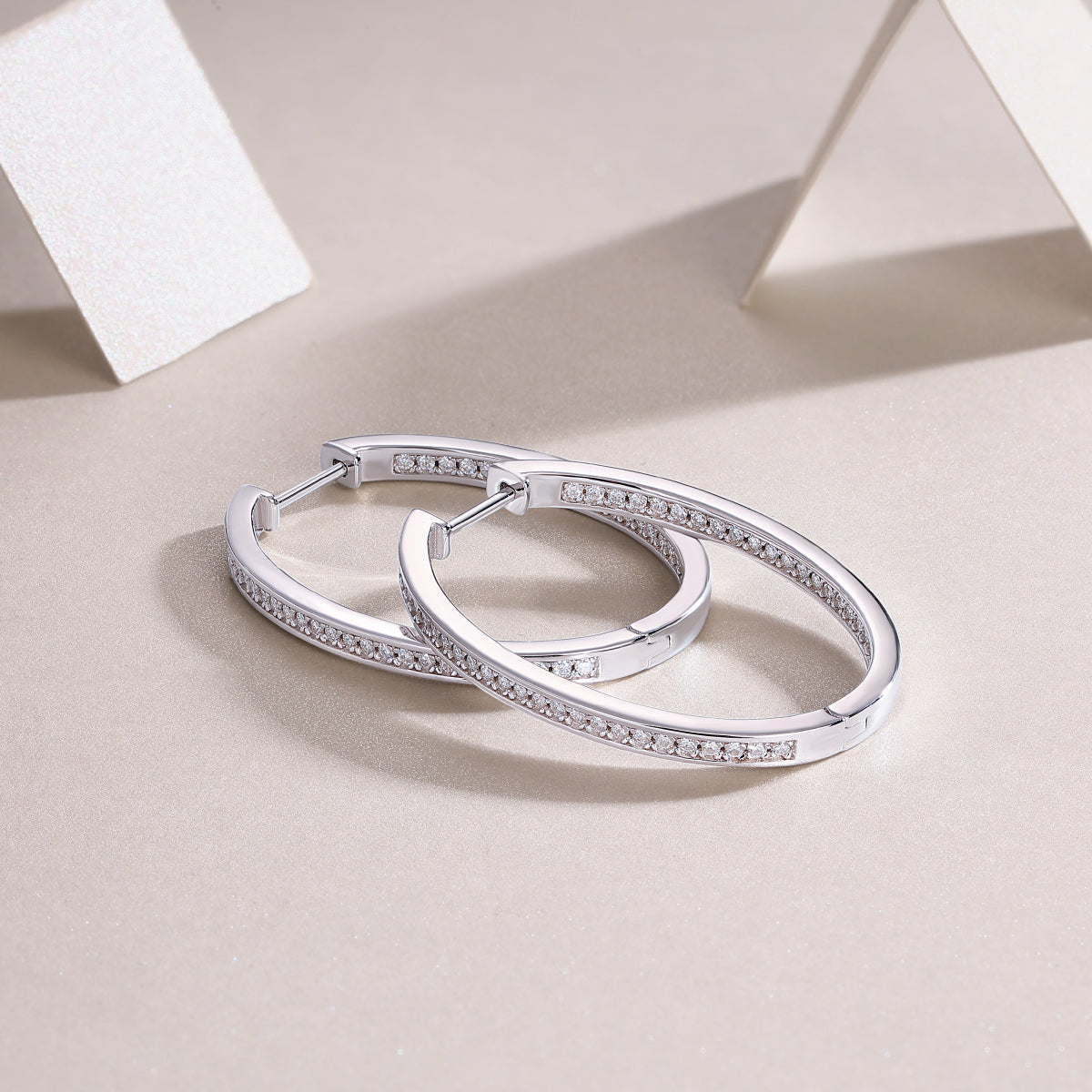 Top-Quality Moissanite Stud Earrings – S925 Sterling Silver, Platinum-Plated, Modern Light Luxury Design