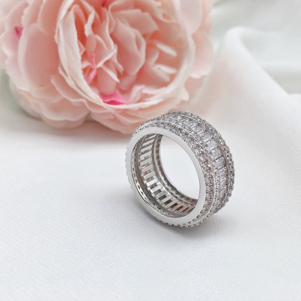 Radiant Eternity Moissanite Ring – S925 Sterling Silver | Maricel Long Jewelry
