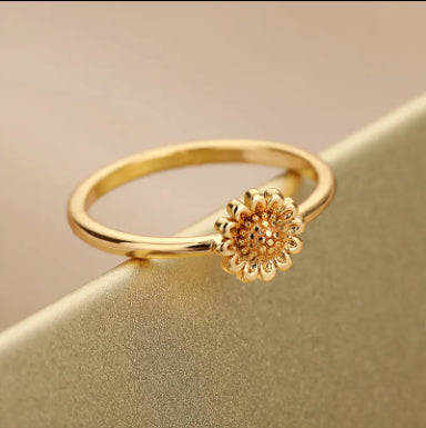 Gold Daisy Women's Simple Ring