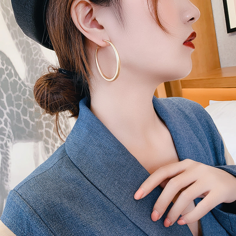 Oversized Gold Hoop Earrings – Everyday Statement