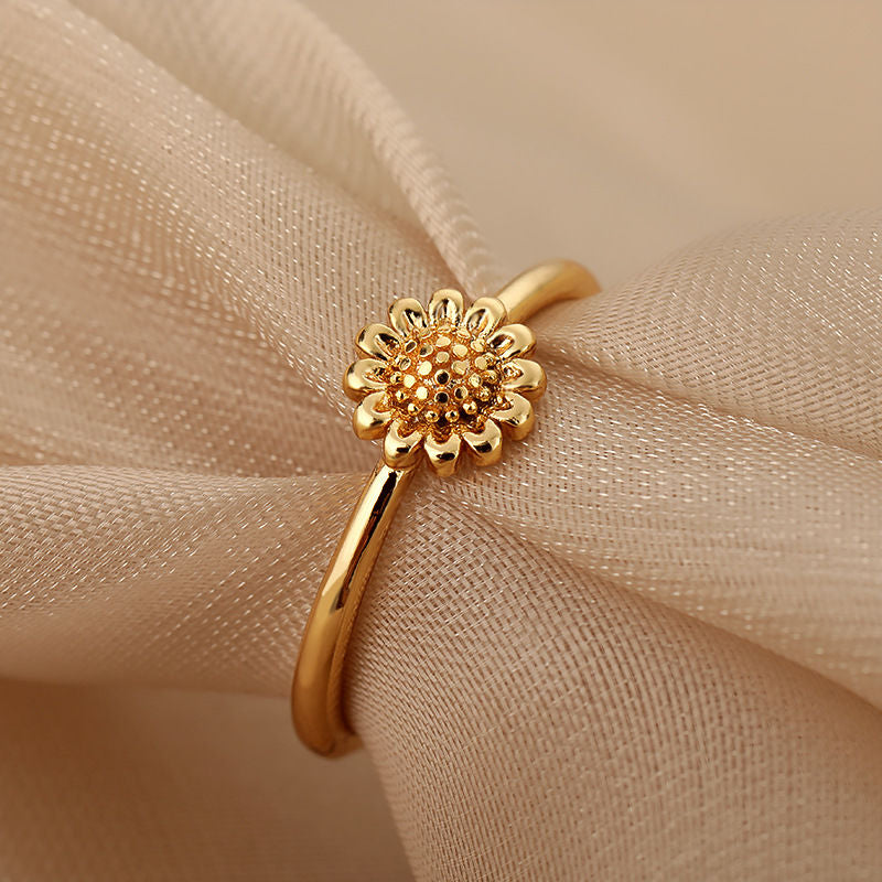 Gold Daisy Women's Simple Ring