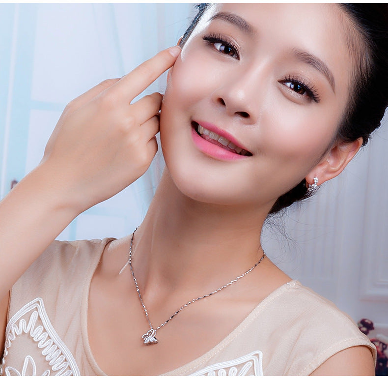 S925 Sterling Silver Butterfly Necklace – Micro-Inlaid Pendant Clavicle Chain for Women