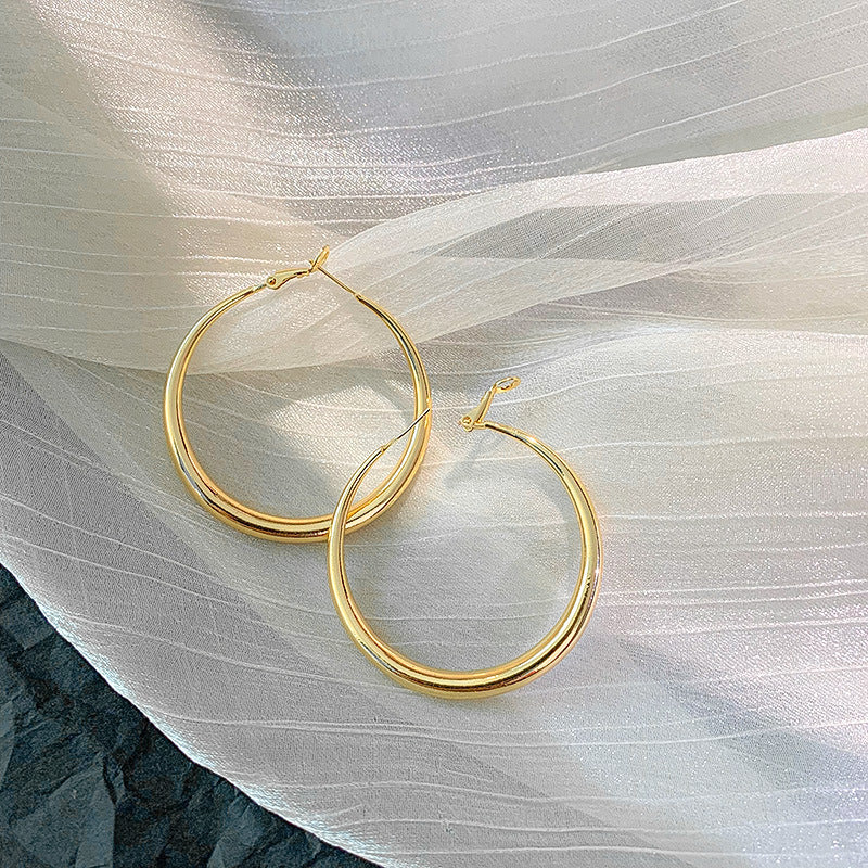 Oversized Gold Hoop Earrings – Everyday Statement