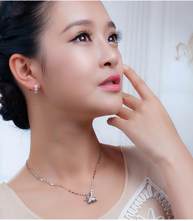 S925 Sterling Silver Butterfly Necklace – Micro-Inlaid Pendant Clavicle Chain for Women