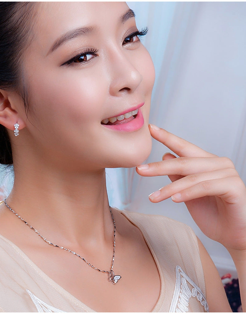 S925 Sterling Silver Butterfly Necklace – Micro-Inlaid Pendant Clavicle Chain for Women