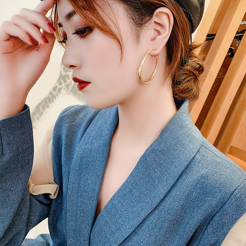 Oversized Gold Hoop Earrings – Everyday Statement